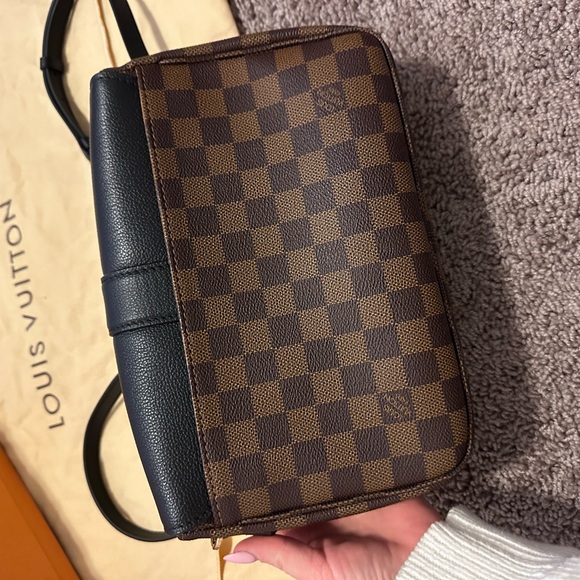 Louis Vuitton Damier Ebene Clapton Crossbody Bag - Picture 8 of 12